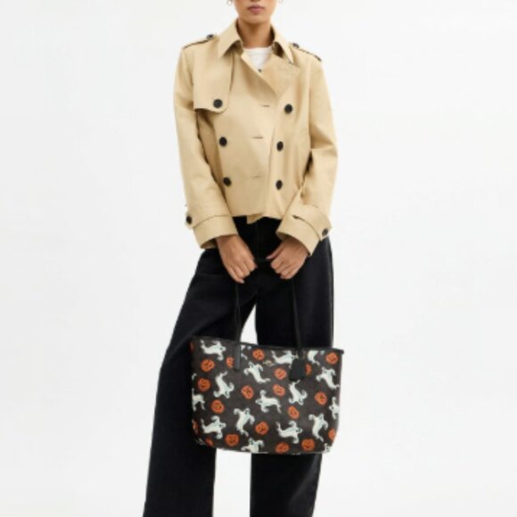 Coach Halloween City Tote Bag CCE69 Signature Ghost Pumpkins With Spider Charm - Picture 11 of 12